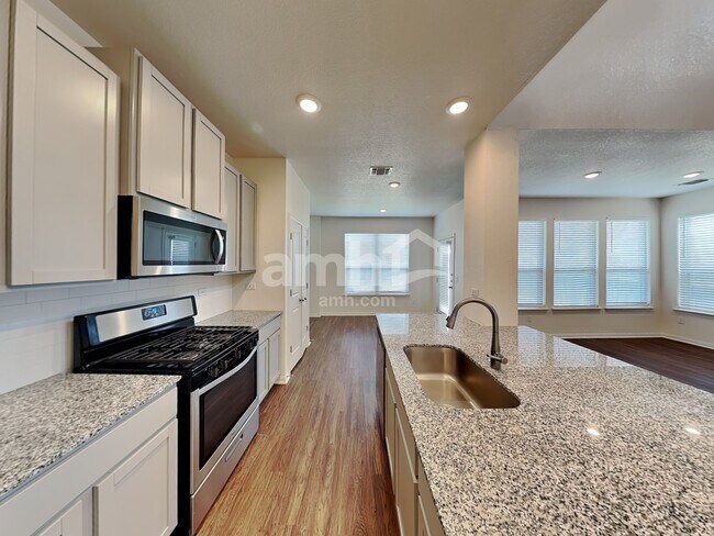 Building Photo - 2725 Wolfcreek