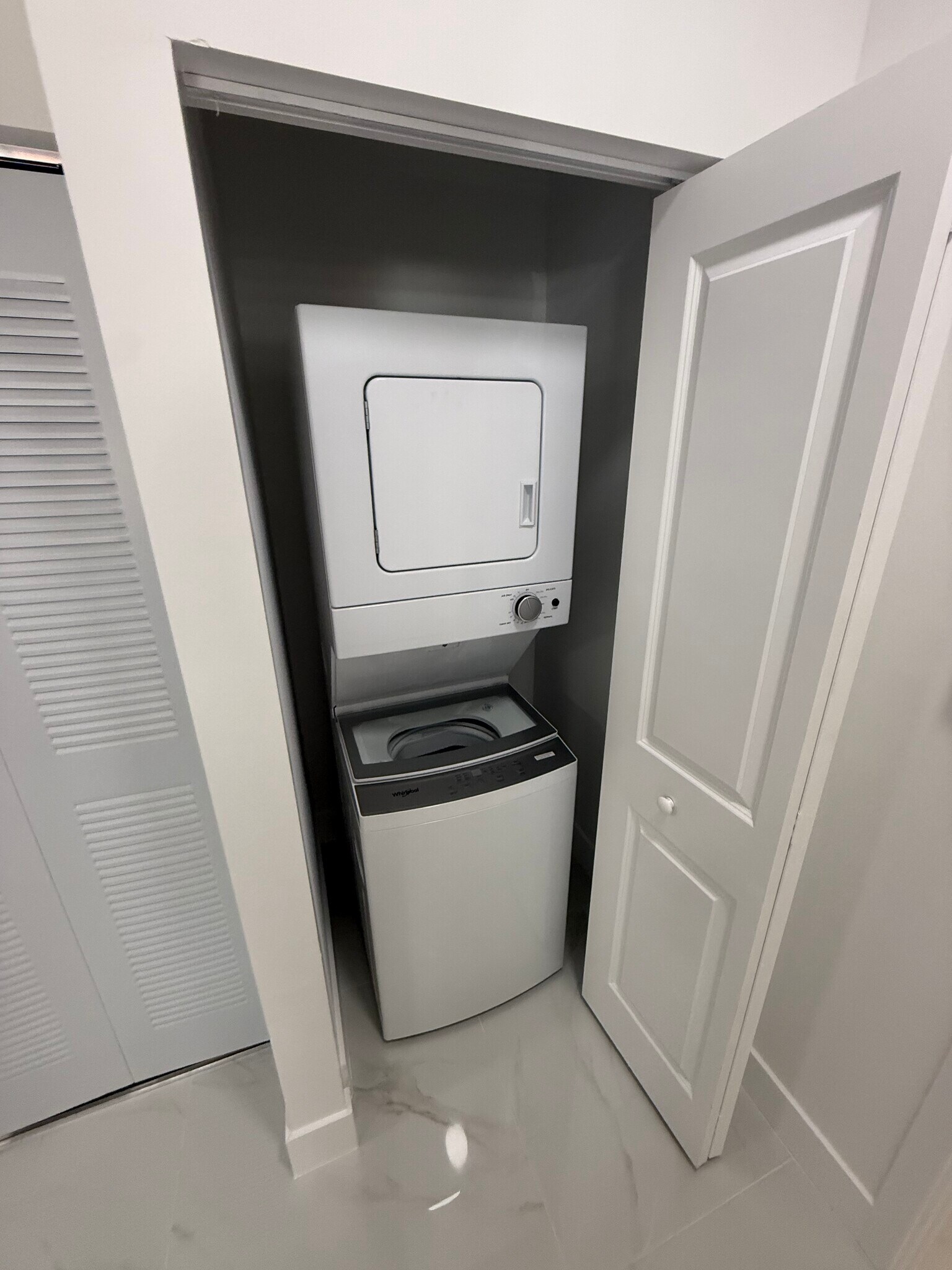 Building Photo - 972 E 28th St