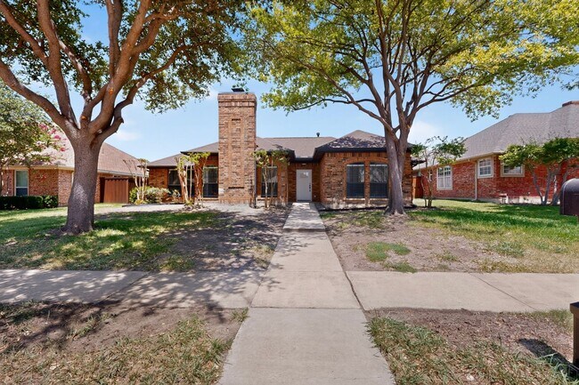 Building Photo - Beautifully Renovated Home In Carrollton Ready For Move-in