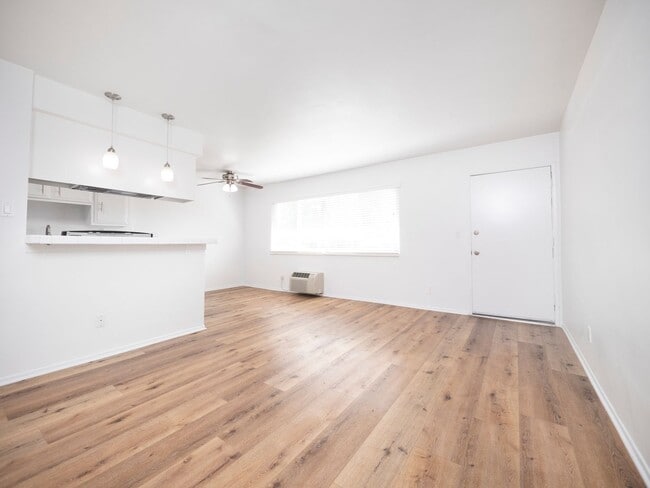 Interior Photo - 1973 Bedford St