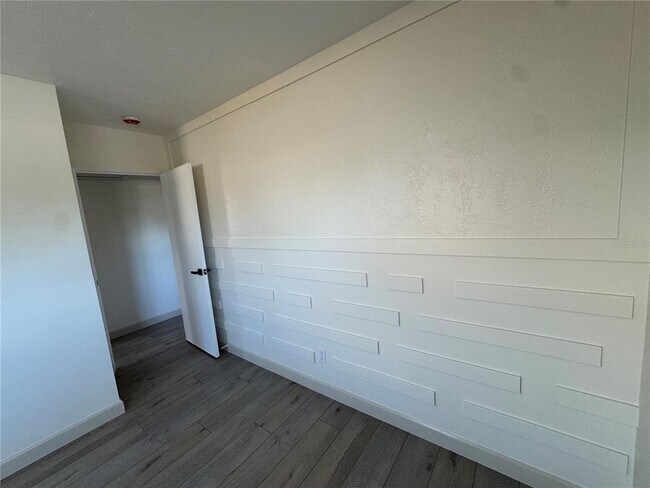 Building Photo - 1500 Carson Cir NE