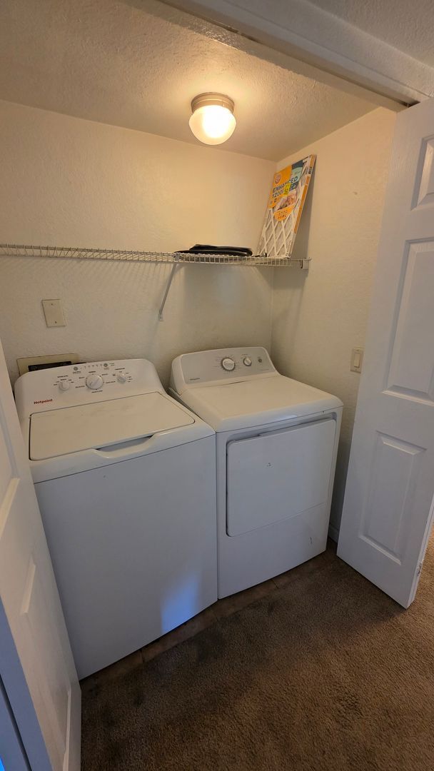 Building Photo - Take in mountain and desert views! First-level, two-bedroom, two-bath corner unit in Moonrise at ...