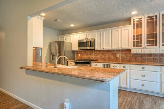 Building Photo - 15 White Bark Pl