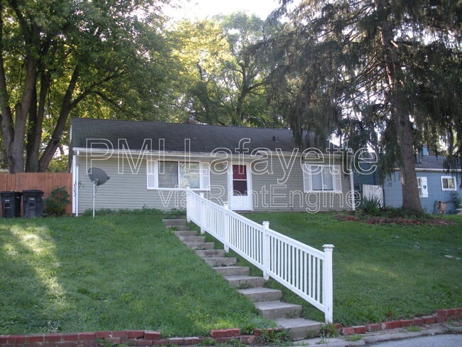 Primary Photo - 2229 Roselawn Ave