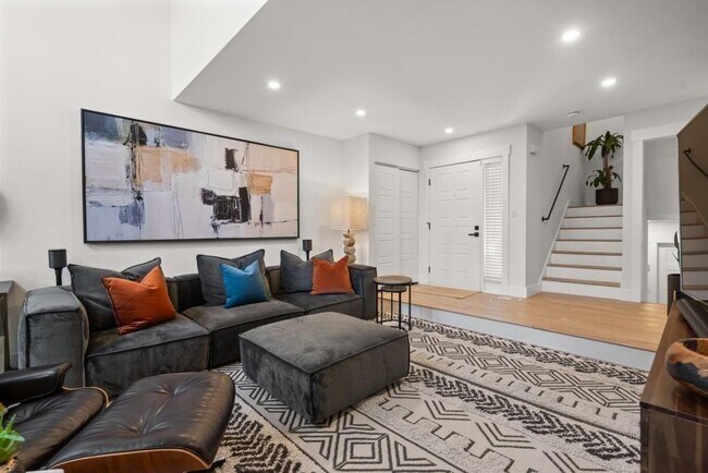 Building Photo - 3 Gilbert Trail NE