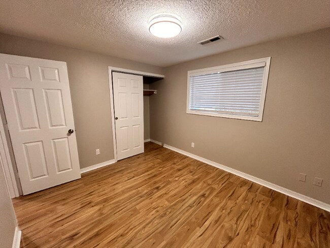 Building Photo - 6060 SW 170th Ave