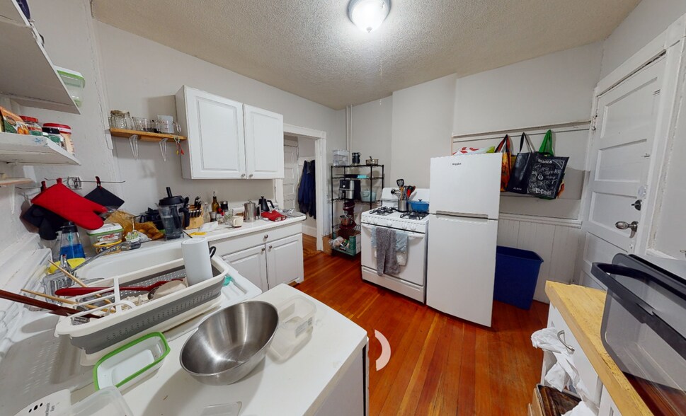 Building Photo - 5 Eustis St