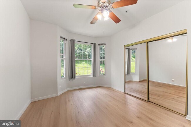 Building Photo - 20453 Chesapeake Square
