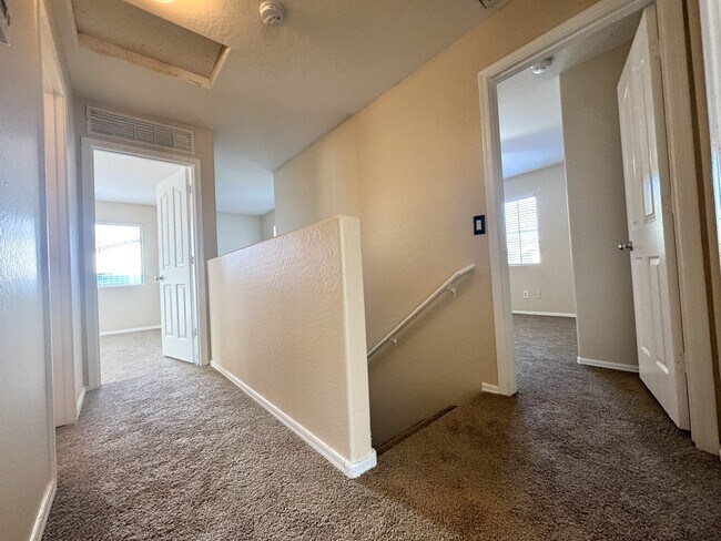Building Photo - ***MOVE IN SPECIAL: $300 OFF MOVE IN -4 BEDROOM HOME IN TUSCANO