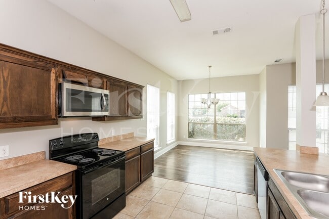 Building Photo - 15635 Gatsby Ln