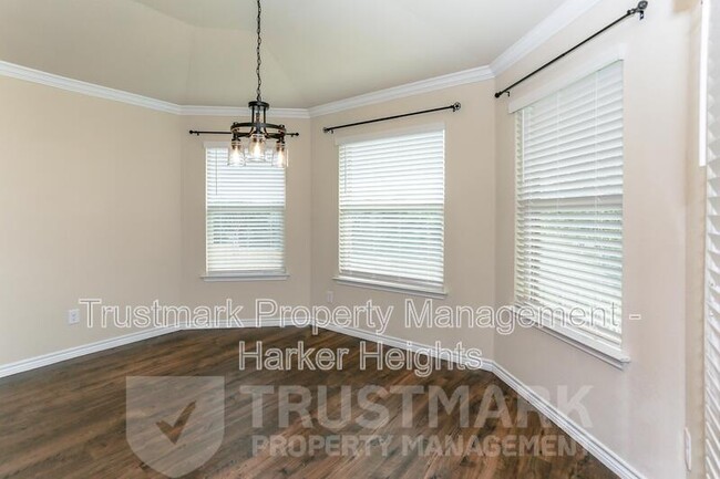Building Photo - 5610 Fenton Ln