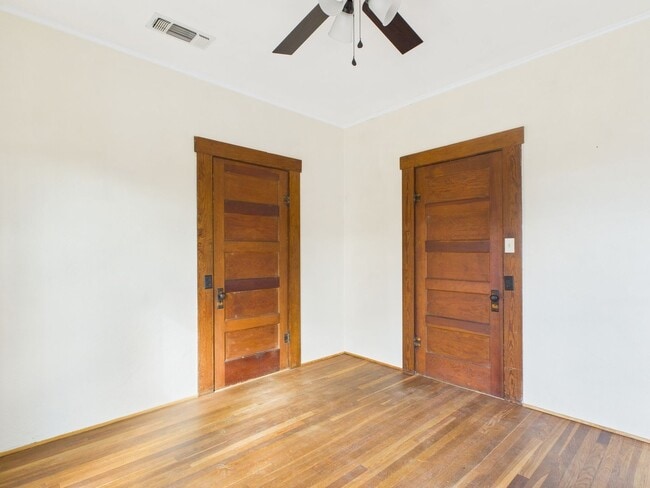 Building Photo - Beautiful Hill Country Farm House