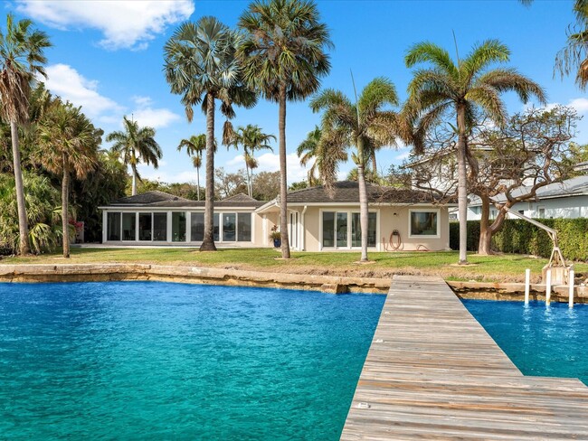 Primary Photo - 714 S Lake Dr