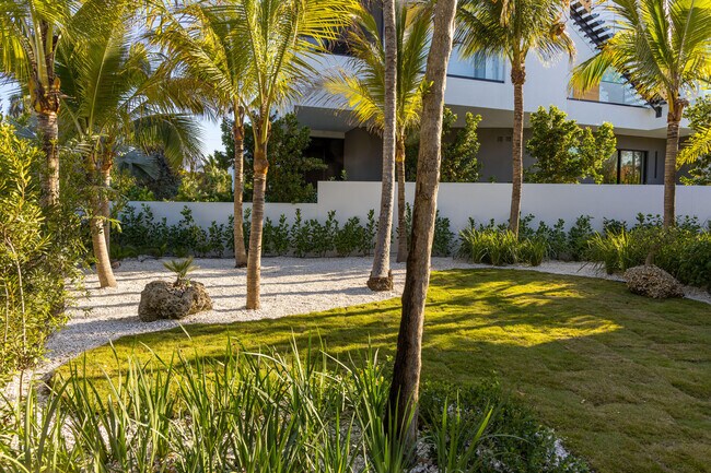 Building Photo - 3415 N Flagler Dr