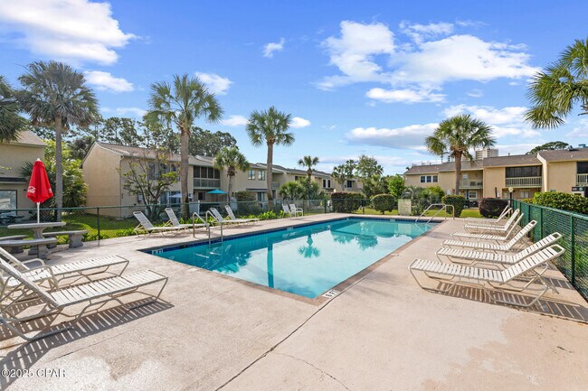 Building Photo - 237 St Katherine Blvd