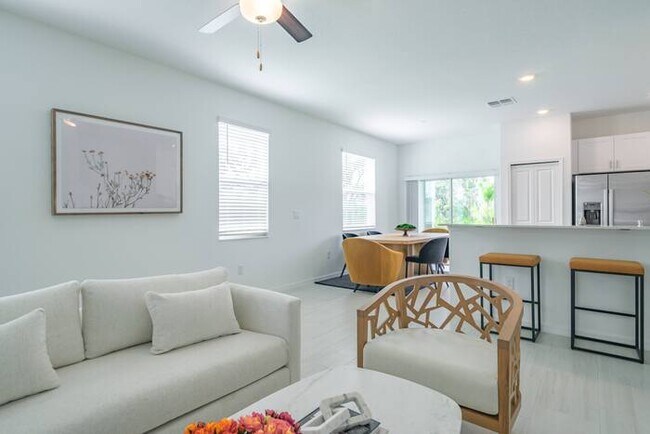 Building Photo - 5027 Capri Hbr Dr