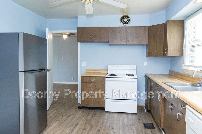 Building Photo - 3625 Sunrise Terrace