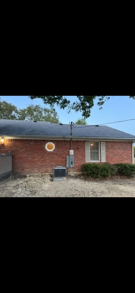 Back of duplex - 165 Humphrey Ln