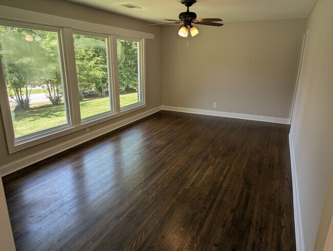 Building Photo - 109 Poplar Trl