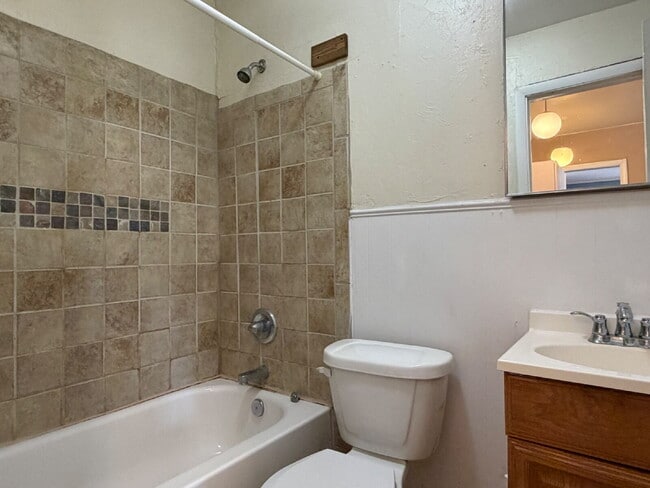 Building Photo - 1 Bedroom Apartment for Lease!!