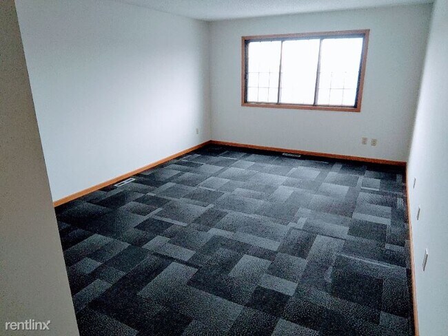 Building Photo - 3 br, 3 bath Townhome - 1530 Cottage Dr