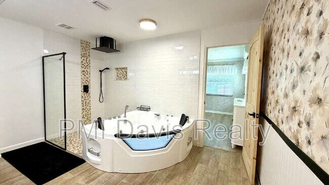 Building Photo - 332 Whispering Woods Drive