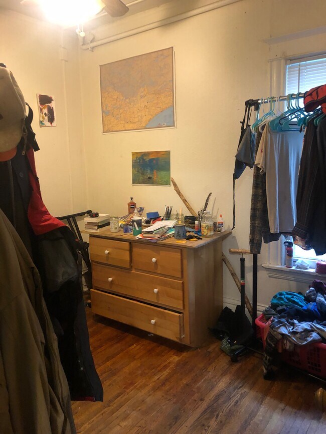 Building Photo - 430 8th St SE