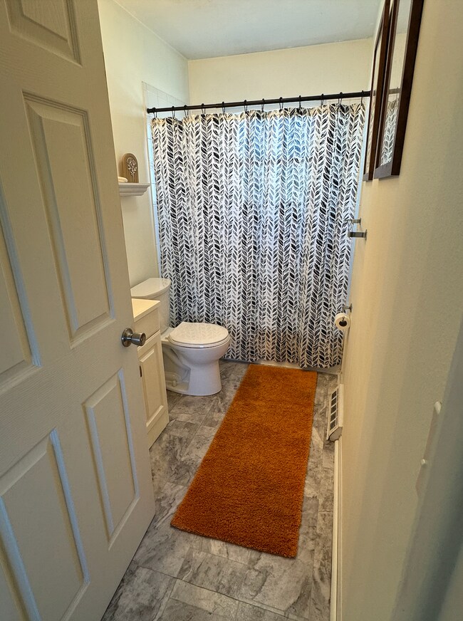 Building Photo - 7370 Utica St