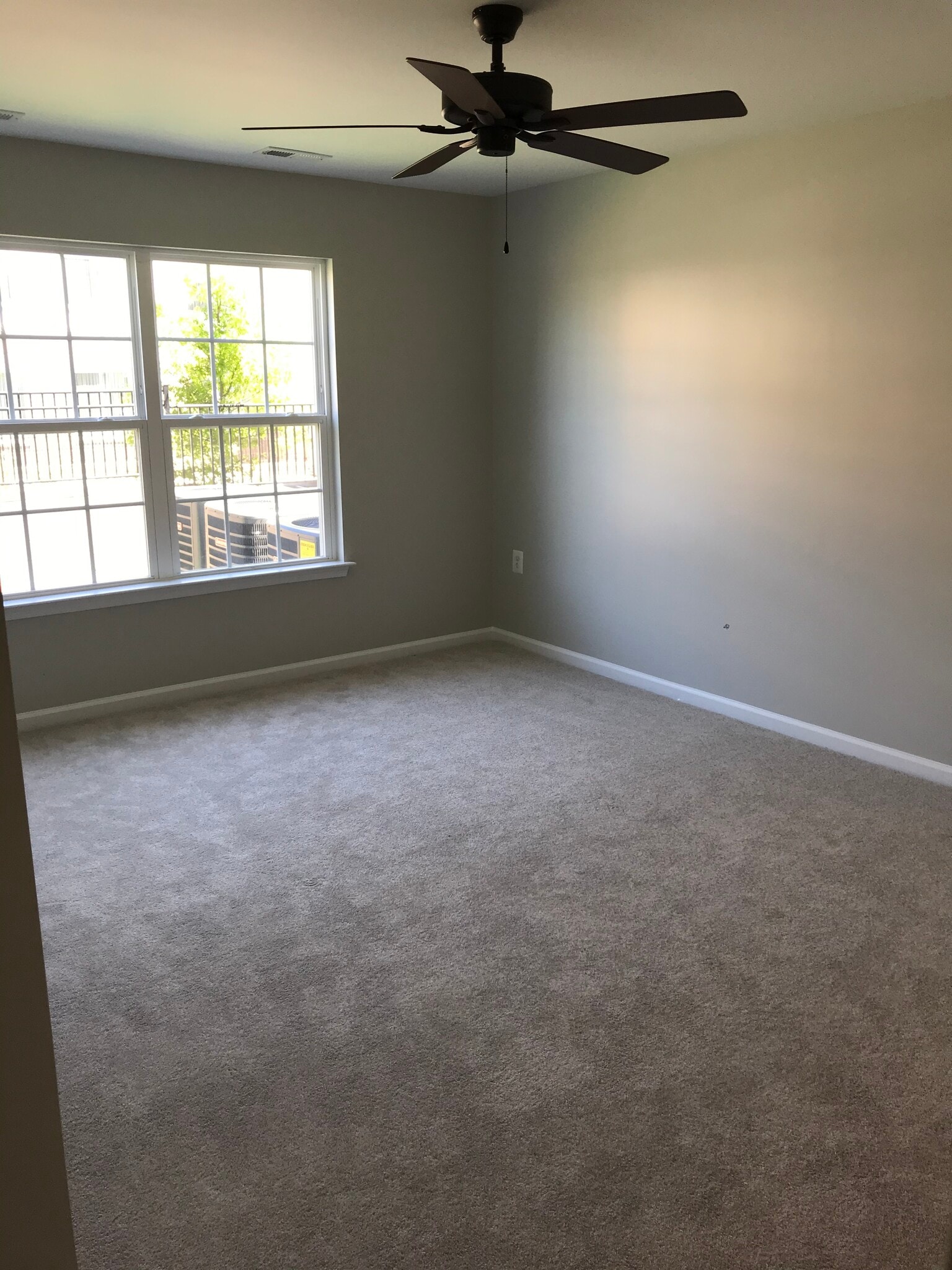 Primary Room - 6425 Richmond Hwy