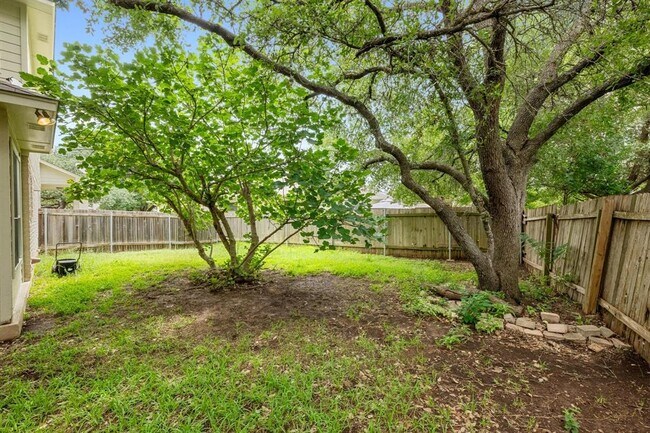 Building Photo - 4433 Chickasaw Ct