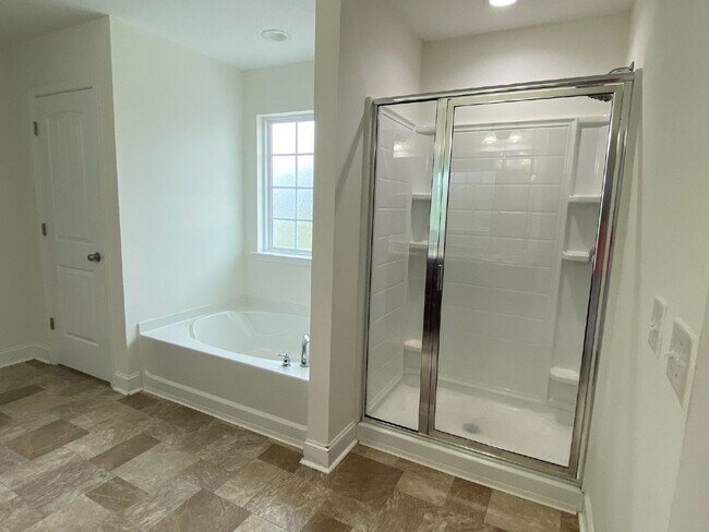 Building Photo - Home For Rent