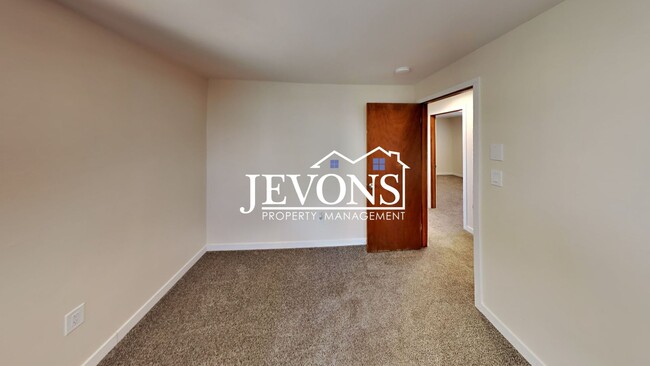Building Photo - Water and sewer included! Comfortable 3-be...