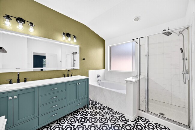 Building Photo - 18211 Doral Rock Ct