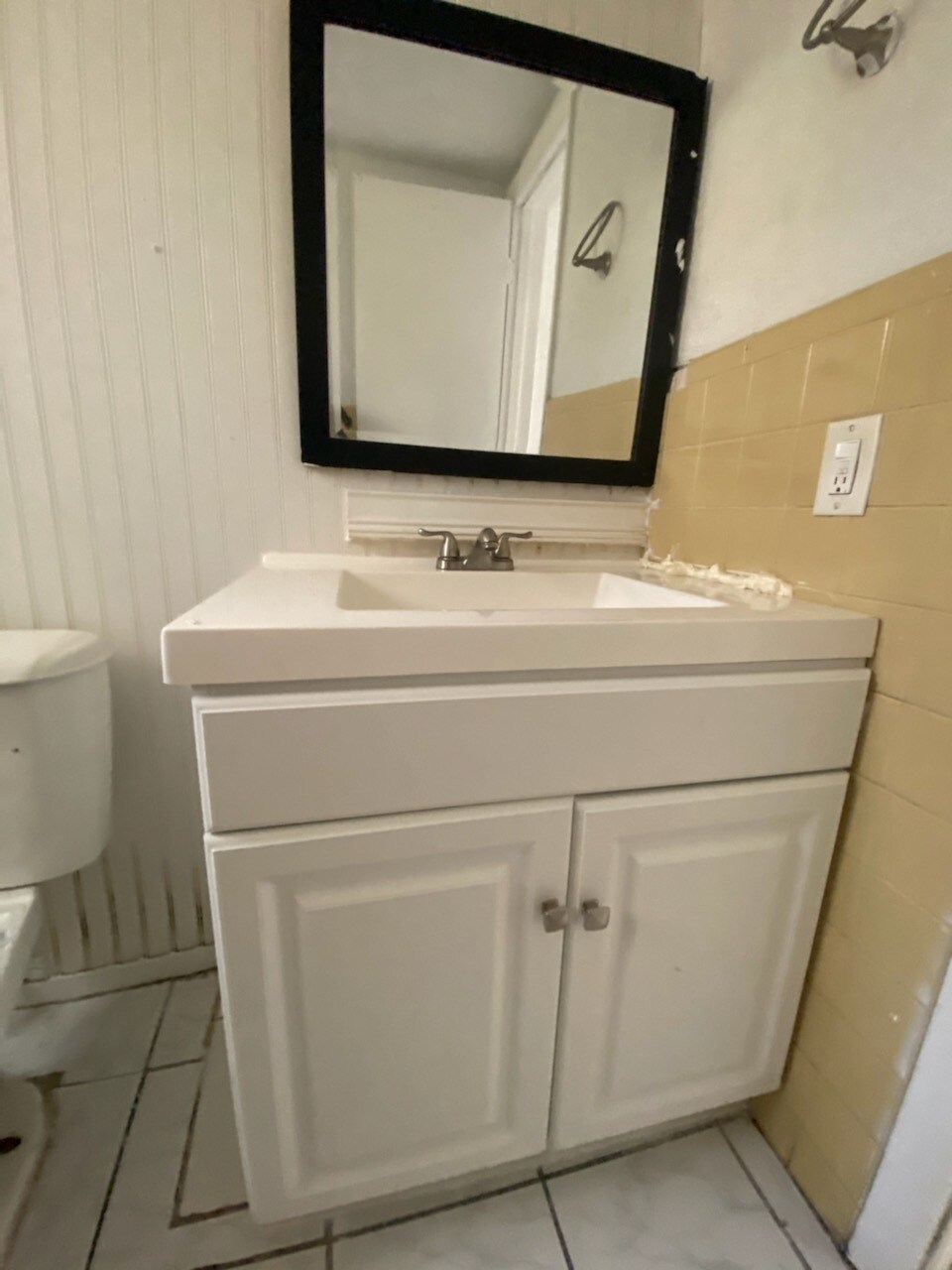 Building Photo - 13550 NE 10th Ave