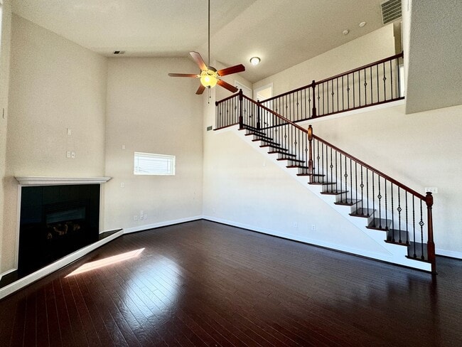 Building Photo - 4-Bedroom Home Ready 07-10-26!! Gourmet Kitchen - Fenced Backyard - Pet Friendly!