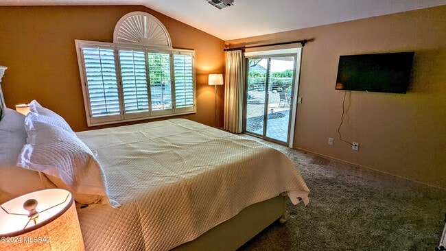 Building Photo - 38135 S Rolling Hills Dr