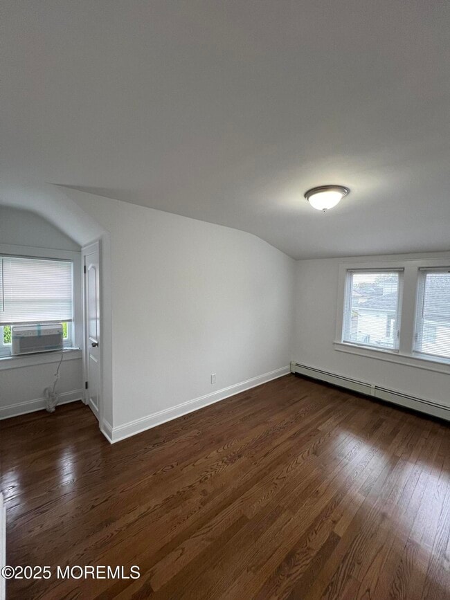 Building Photo - 52 Dunbar Ave