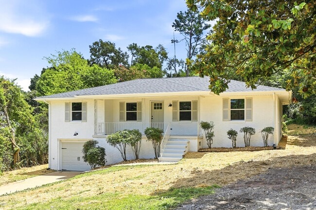 Building Photo - 114 Alpine Dr