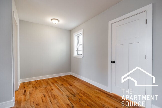 Building Photo - 4546 N Damen Ave