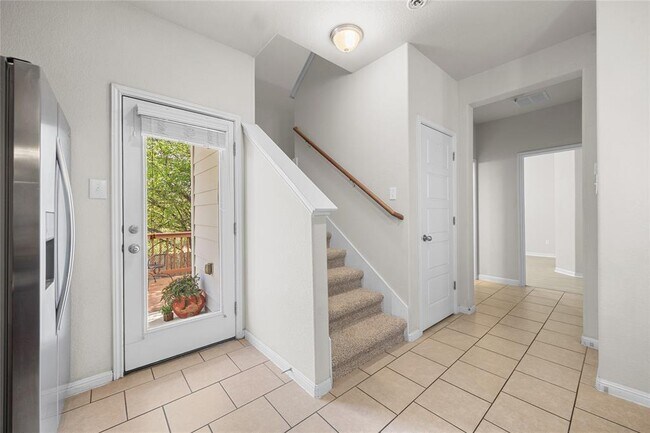 Building Photo - 5501 Bradford Pear Ln