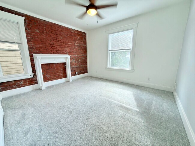 Building Photo - 2216 Burnet Ave