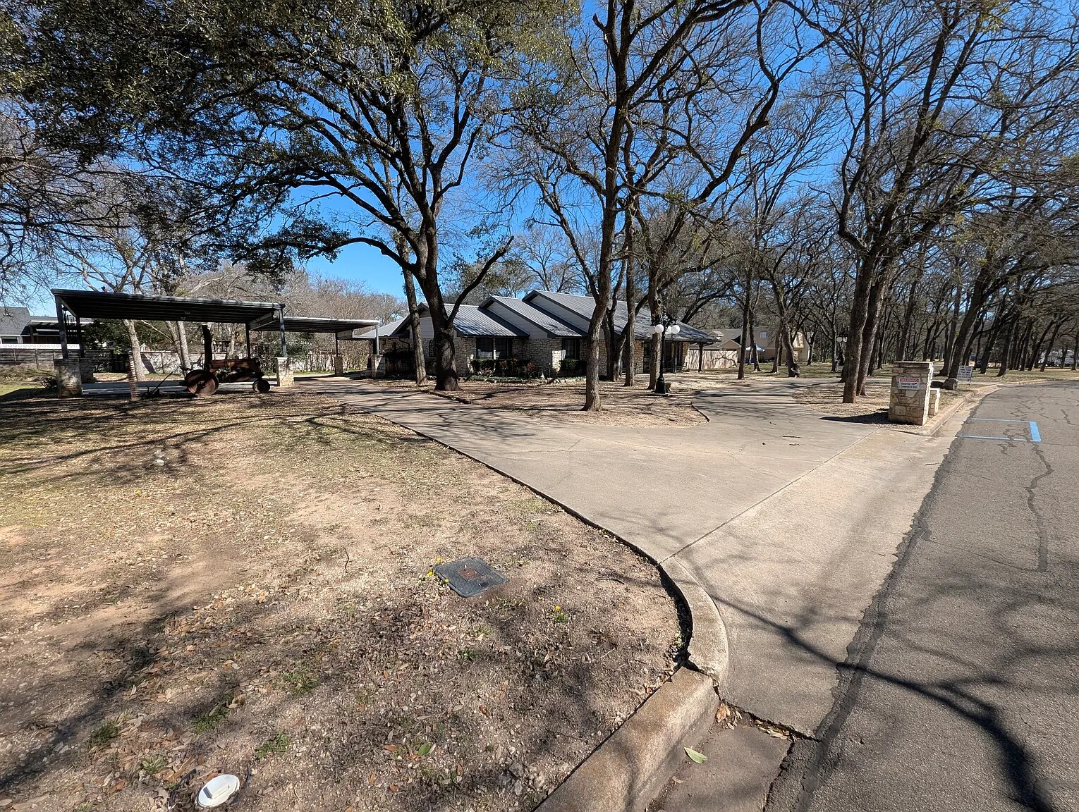 Building Photo - 273 Leafy Hollow Ln