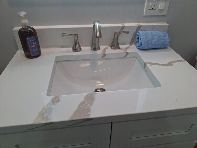 Building Photo - 1111 Atwells Ave