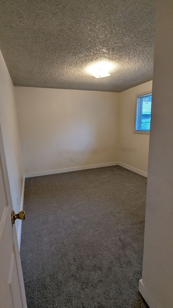 Building Photo - 14616 NE Coast Pine Ct