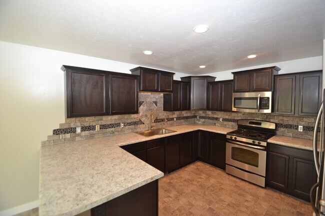 Building Photo - Beautiful 3 Bed/2.5 Bath in Draper!!!
