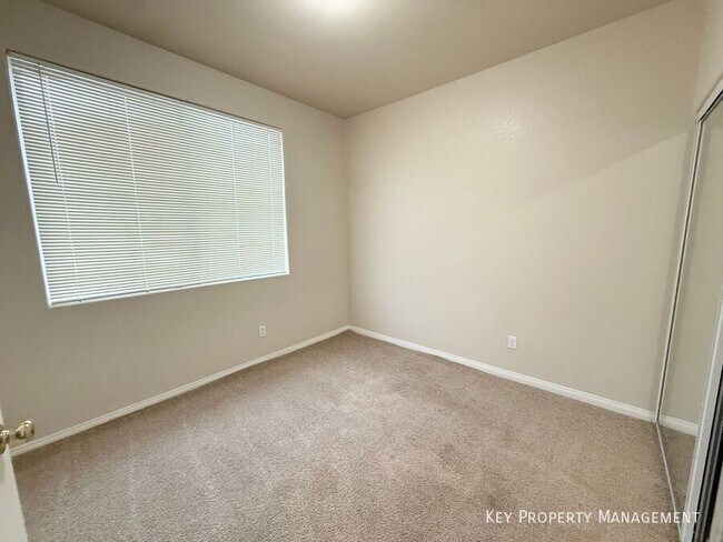 Building Photo - 10511 Broadhead-