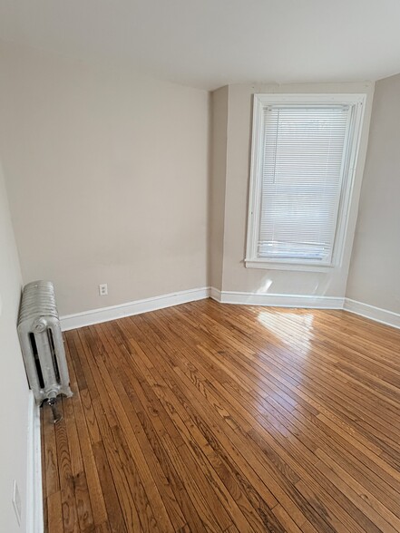 Building Photo - 123 Walnut Ave