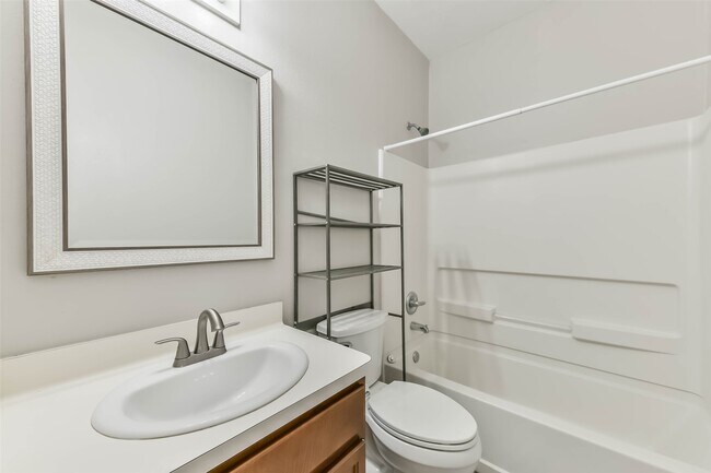 Building Photo - 3107 Braepark Ct