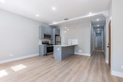 Building Photo - 454 W Belden Ave