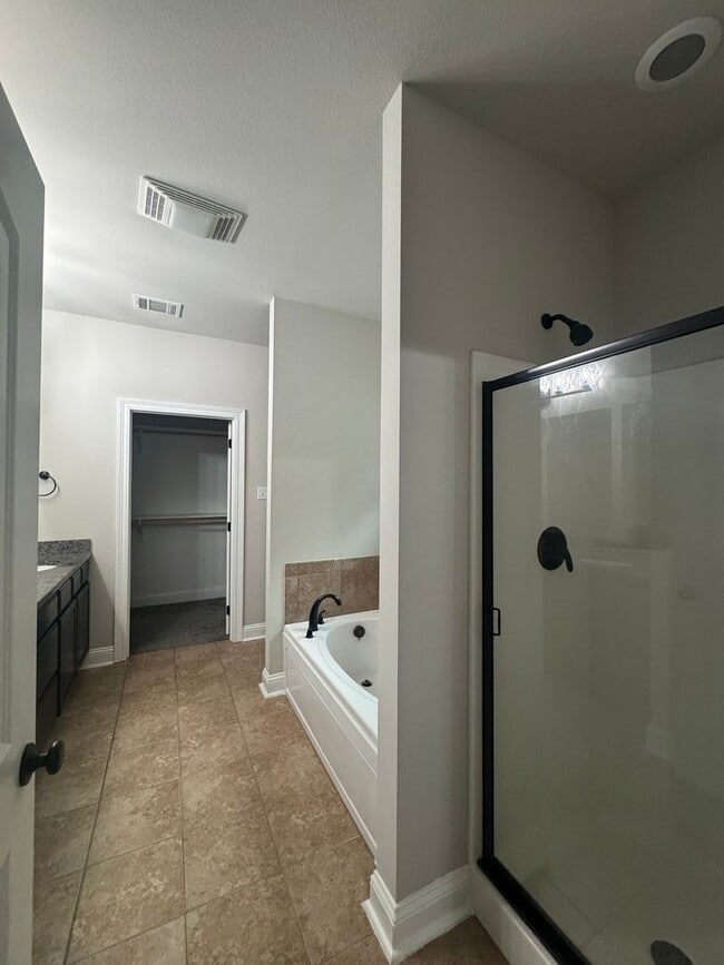Building Photo - ? Stylish Brick  Rental Home in Riverscape...